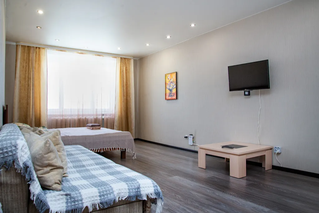 Светлая квартира у мать и дитя, кристалл