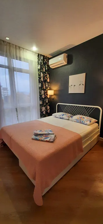 Двухкомнатная квартира с видом на парк Южные культуры