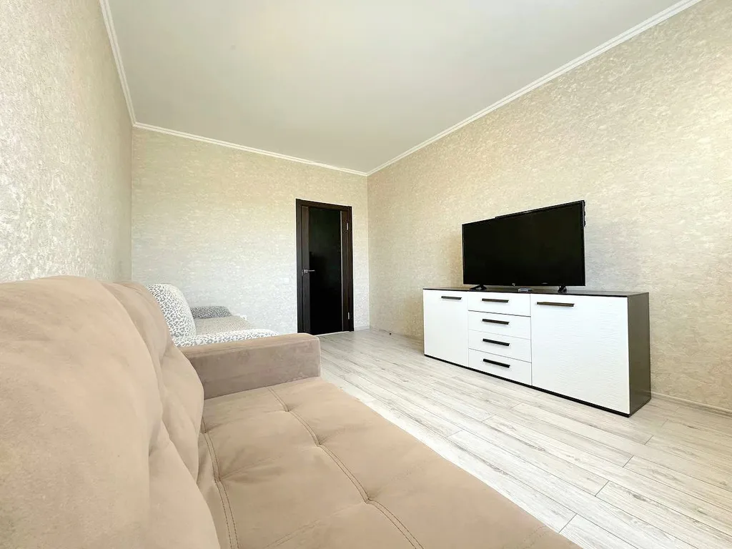 2-комнатная квартира с балконом напротив ЛДК и Кузбасс-Арена