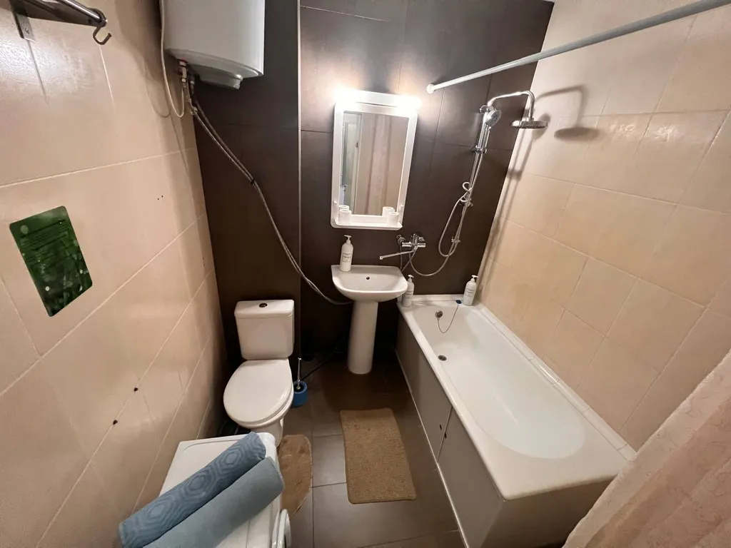 Квартира Студия центр уютная светлая, ТЦ Вояж, парковка, кафе, аквапарк, источник — Тюмень