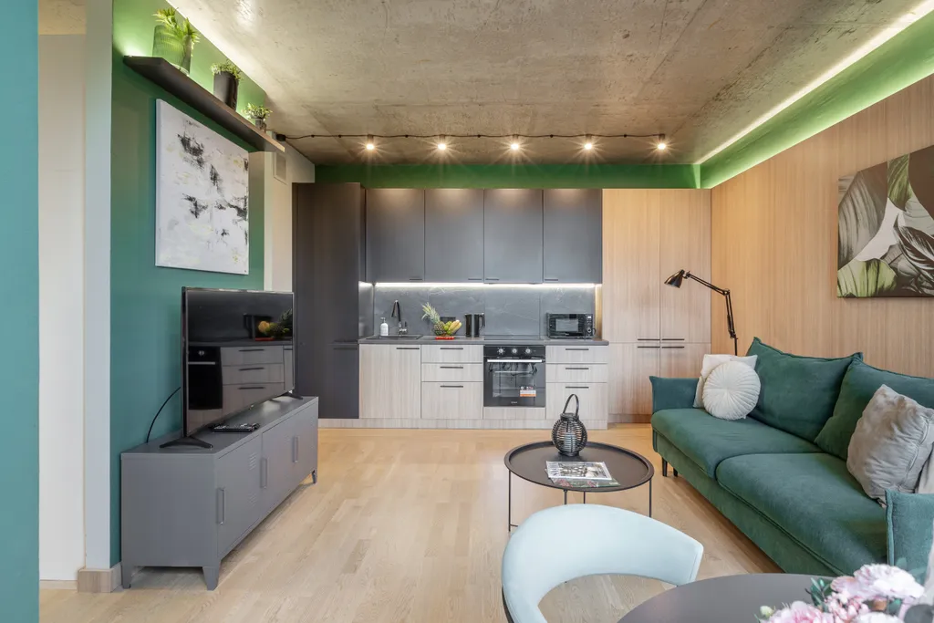 Дизайнерские апартаменты с видом на парк Челюскинцев