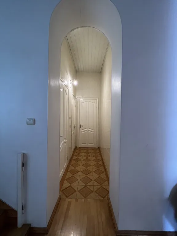 6-комнатный Дом