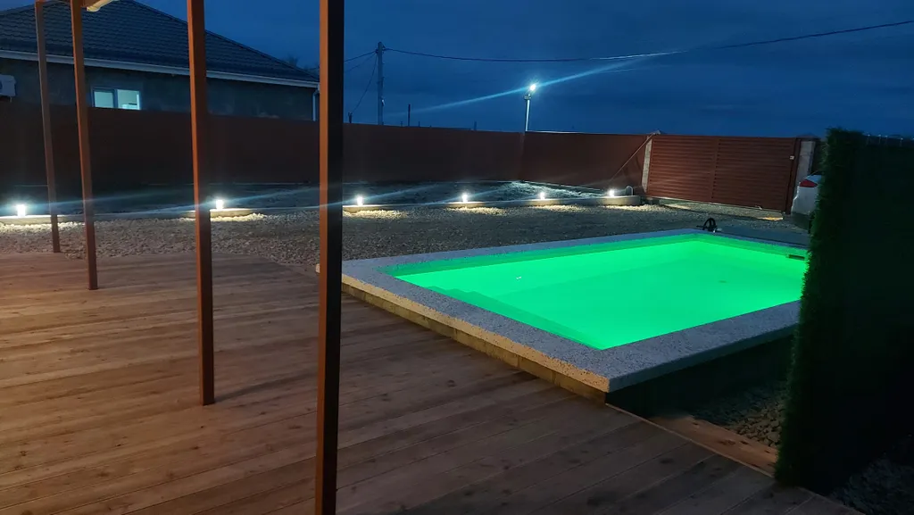 Коттедж ЭКО-Дом с тёплым бассейном и баней в Красном Кургане — Красный Курган