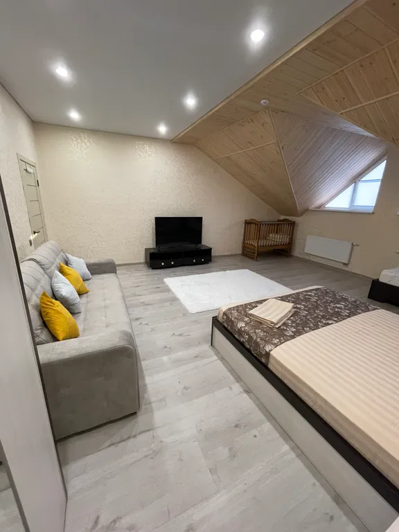 Просторный четырехкомнатный таунхаус на Банном