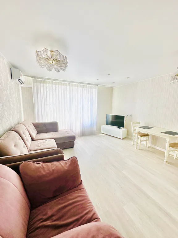 Квартира Светлая уютная студия в одном из самых живописных районов города — аренда посуточно в Тюмень