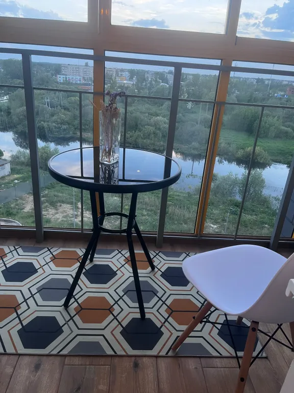 Очаровательная новая чистая квартира