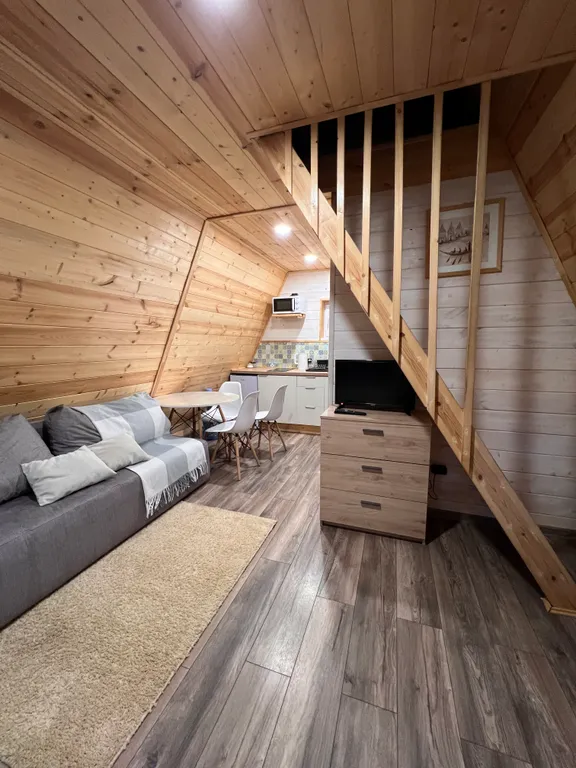 Коттедж Ёлки  Уютный домик шалаш в лесу — Архыз