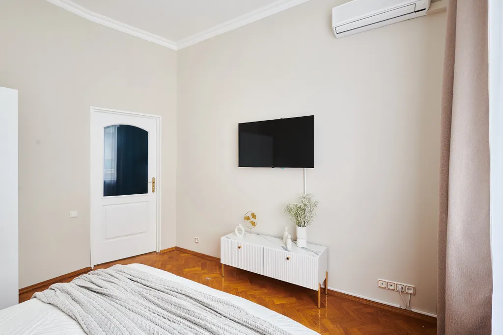 Квартира Трехкомнатная квартира с камином у стен Кремля — Москва