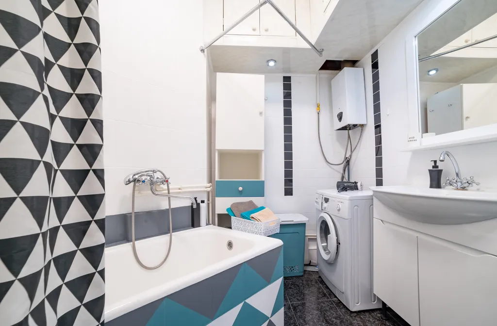 Сталинка в центре, в пешей доступности парк и вокзал, кондиционер, wi-fi