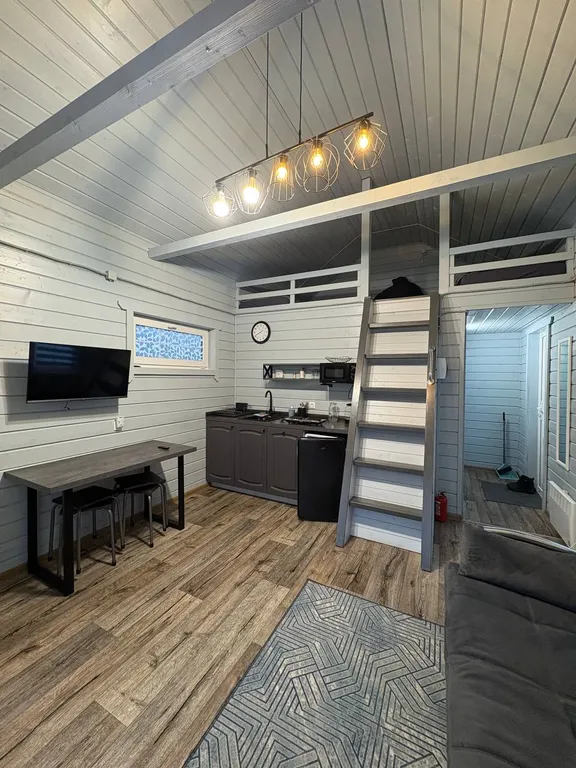 Дом с сауной на берегу реки