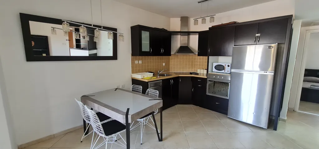 Квартира с чястном бассейном