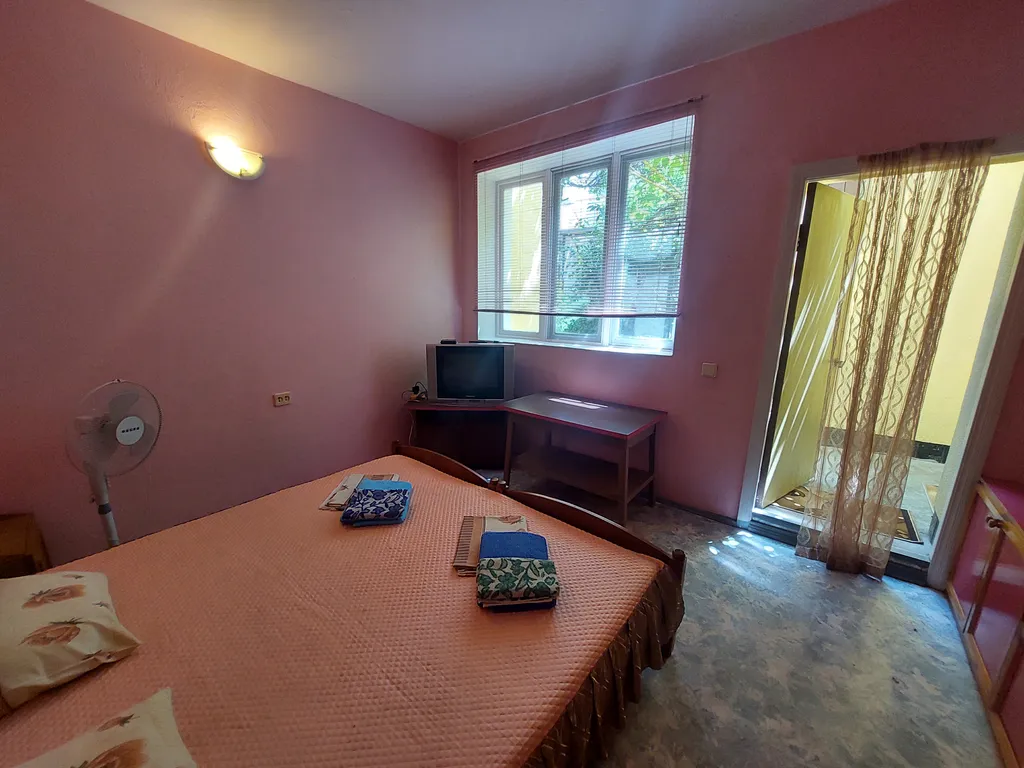 Уютный номер у моря с песчаным пляжем в шаговой доступности