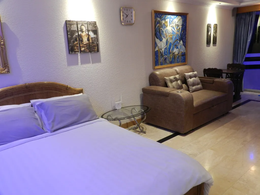 Студия с фронтальным видом на море