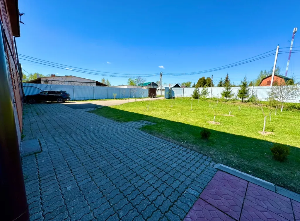 Уютный дом с большой территорией