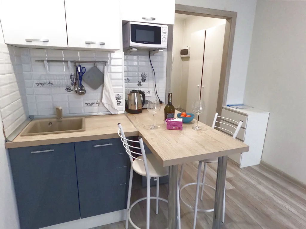 Уютная студия в новом доме с видовым балконом