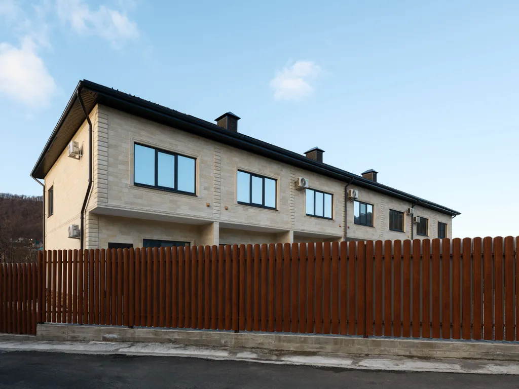 Стильный таунхаус у моря