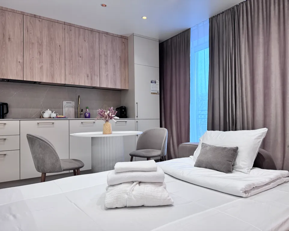 Дизайнерский апартамент с видом на море