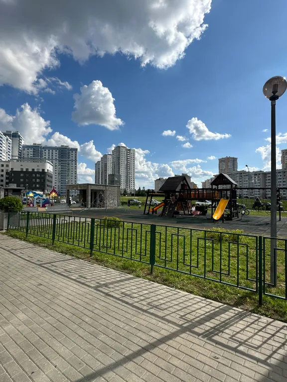 Vip в центре, новый дом, парковка, шлагбаум, окна двор, престижный р-н