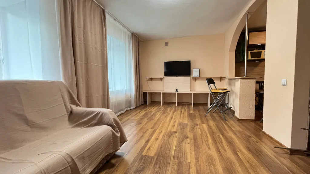 Дом у пруда