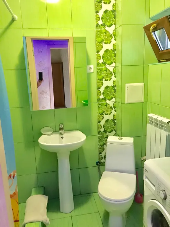 Семейный двухкомнатный номер, с двориком у моря