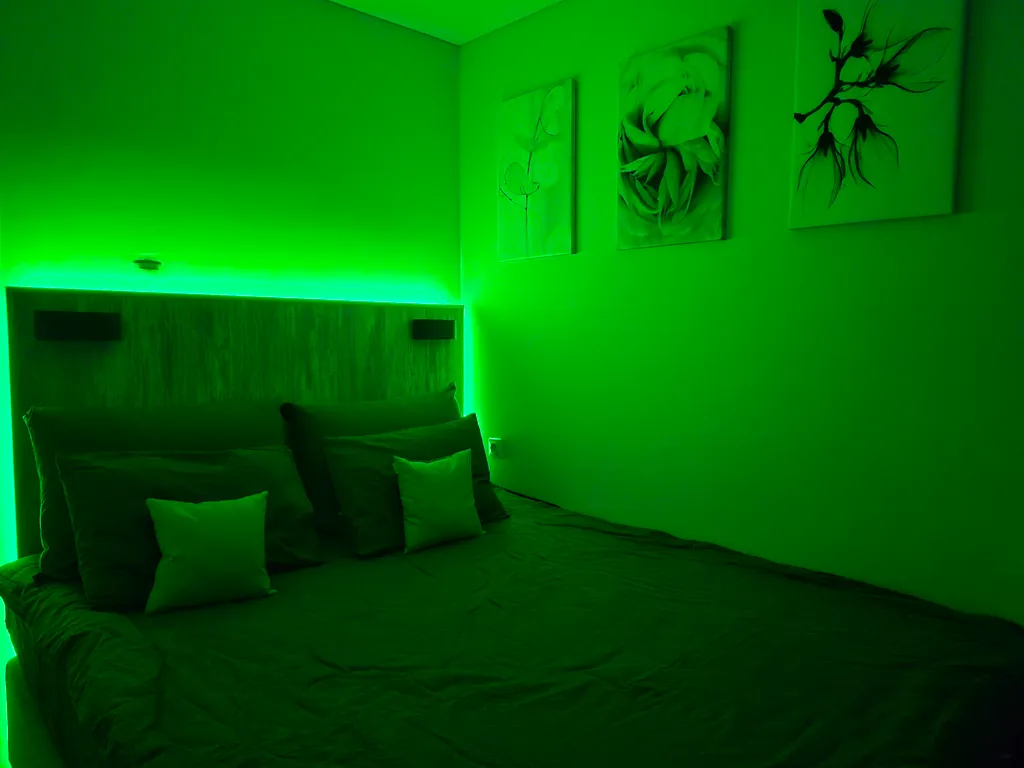 Студия на набережной с видом на реку