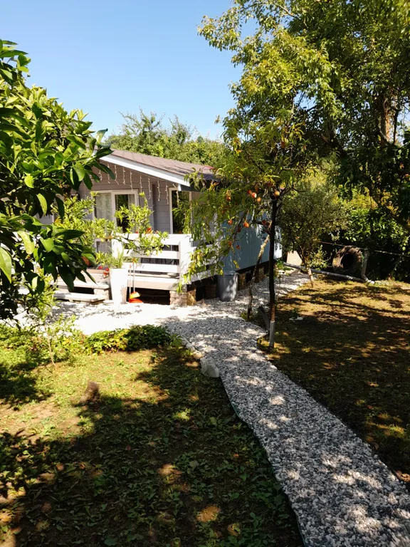 Уютный домик на большом участке с садом