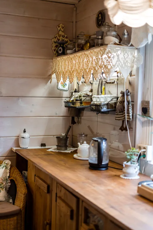 Хутор в лесу Розовый шмель