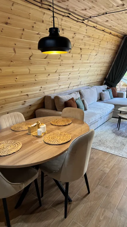 Уютный домик с панорамным видом на горы