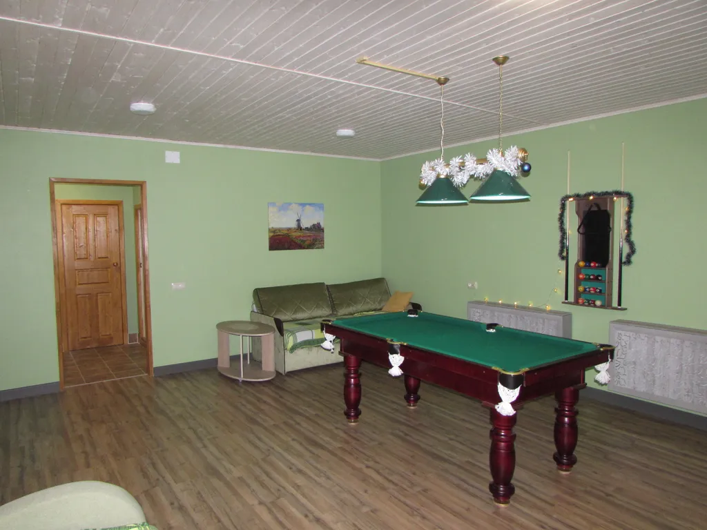 Загородный дом с баней и бильярдом