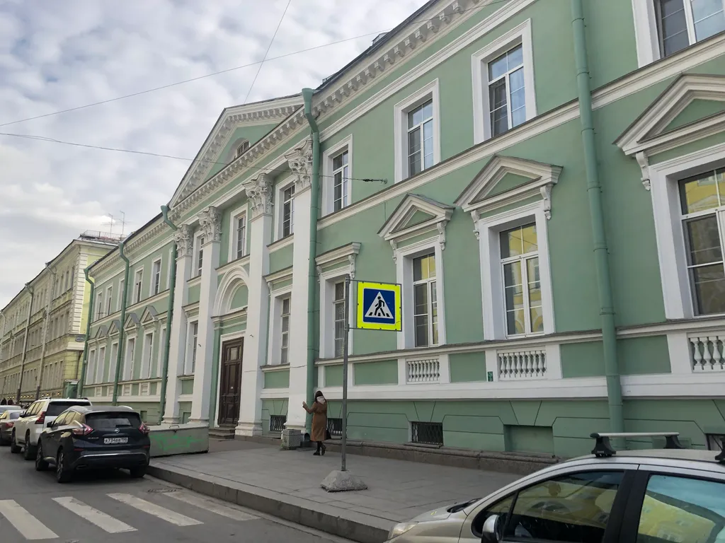 Элегантная квартира Delux с тремя спальнями, парковкой у Эрмитажа