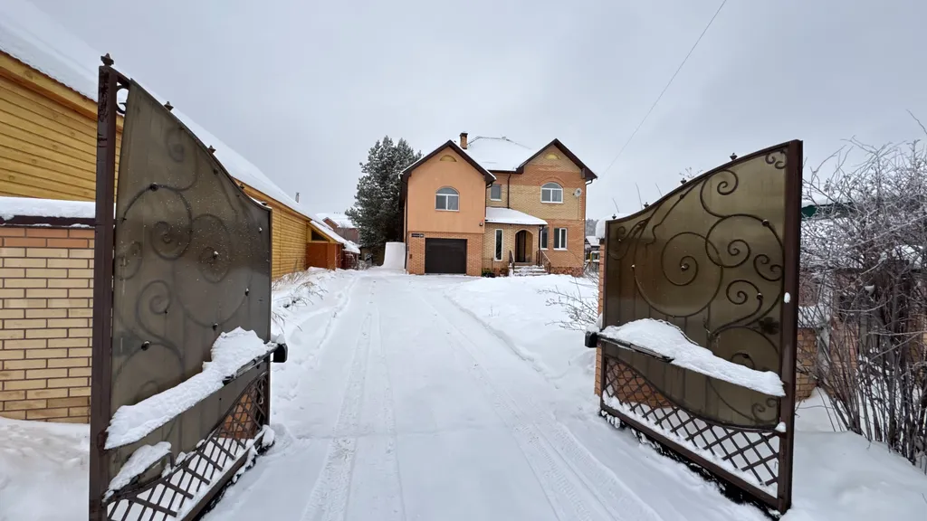 Коттедж с бассейном, баней