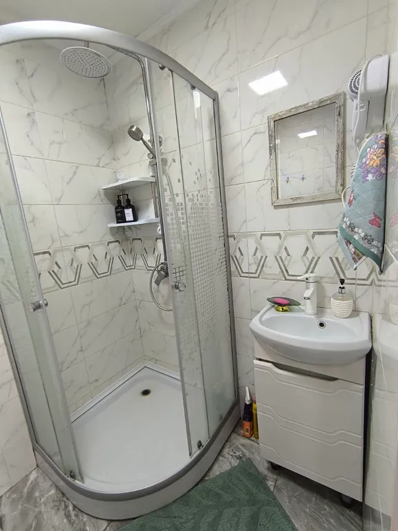 Уютный дом с садом рядом с центром города