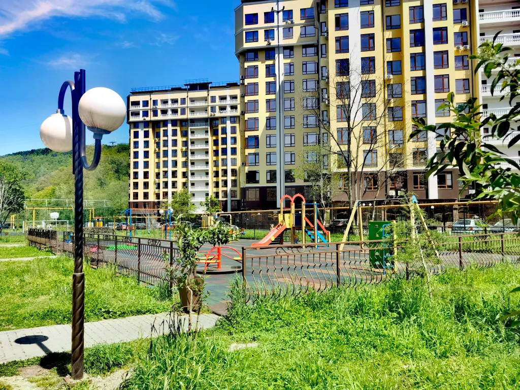 Студия с террасой и видом на горы