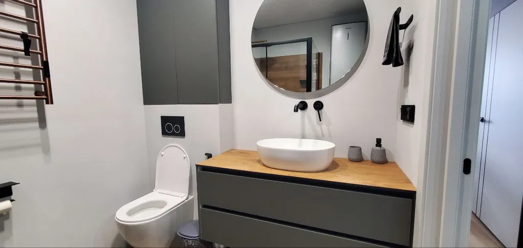 Современные апартаменты в живописном месте Ялты с видом на море