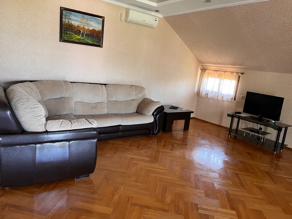 Квартира Квартира Трёхместный люкс номер с видом на горы — Гагра