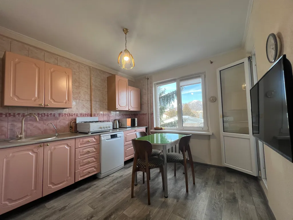 Уютная квартира с шикарными видами на горы — аренда посуточно в Пятигорск