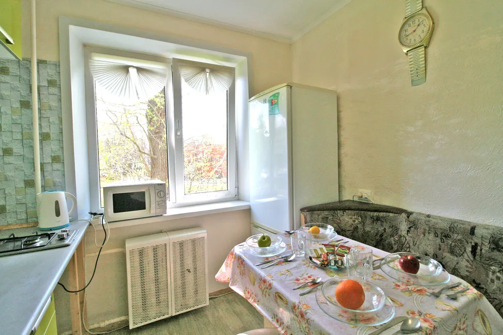 Квартира Теплая 2-комнатная квартира у поликлиники Мегаполис — Кириши