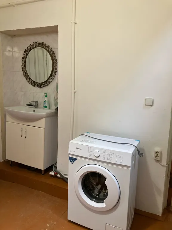 Трёхэтажный коттедж с сауной и бассейном в тихом заливе волги