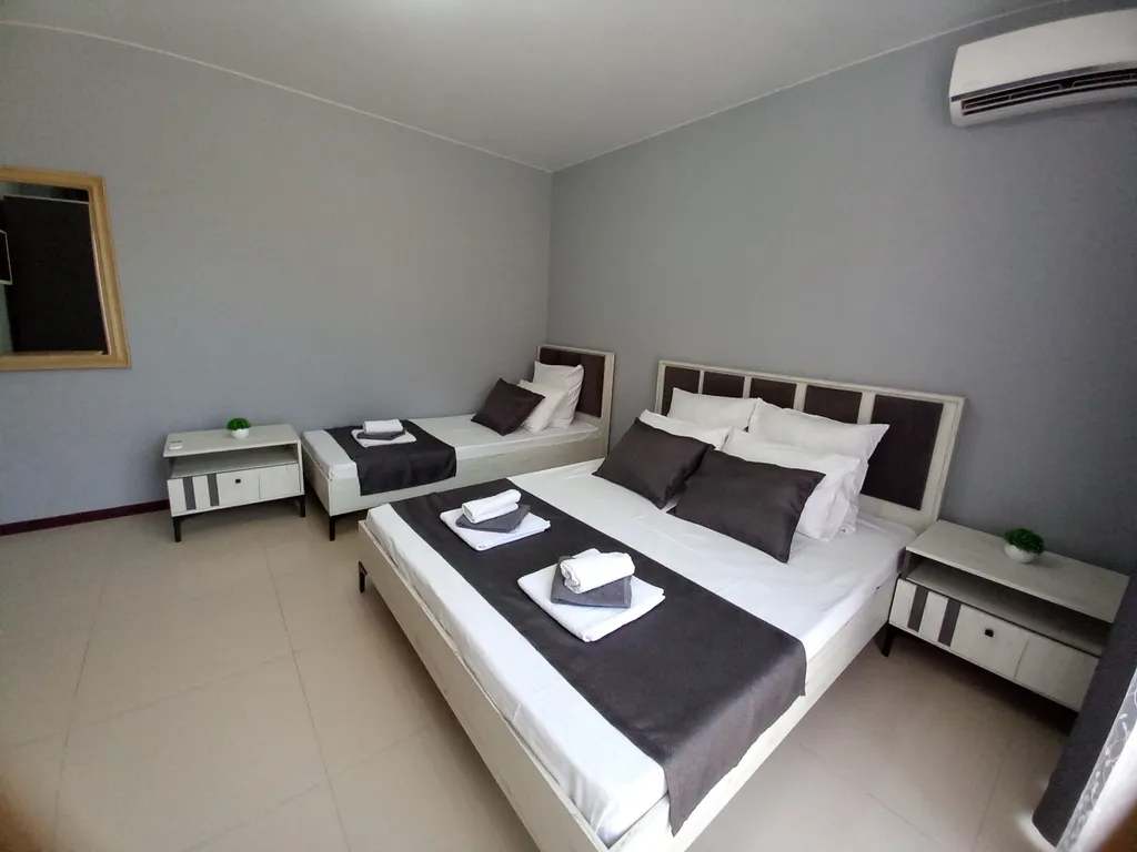 Улучшенный 3-х местный номер с балконом