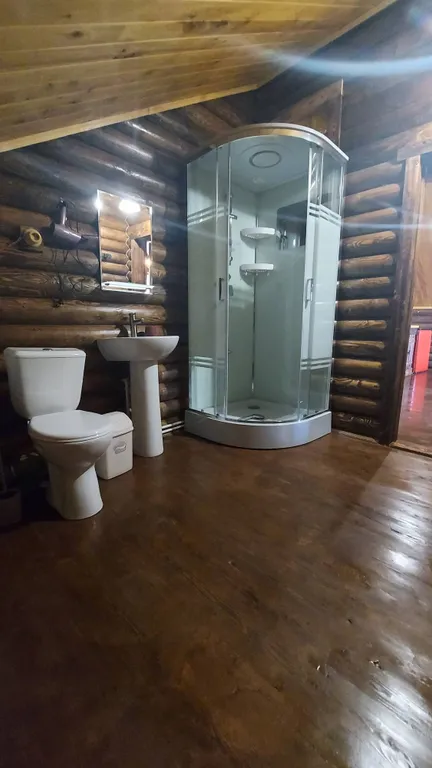 Сруб большой второй этаж с балконом и видом на бассейн