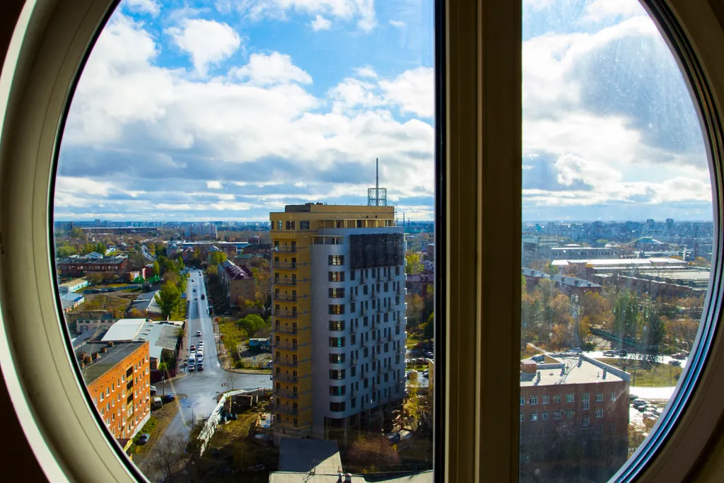 Из окна город как на ладони