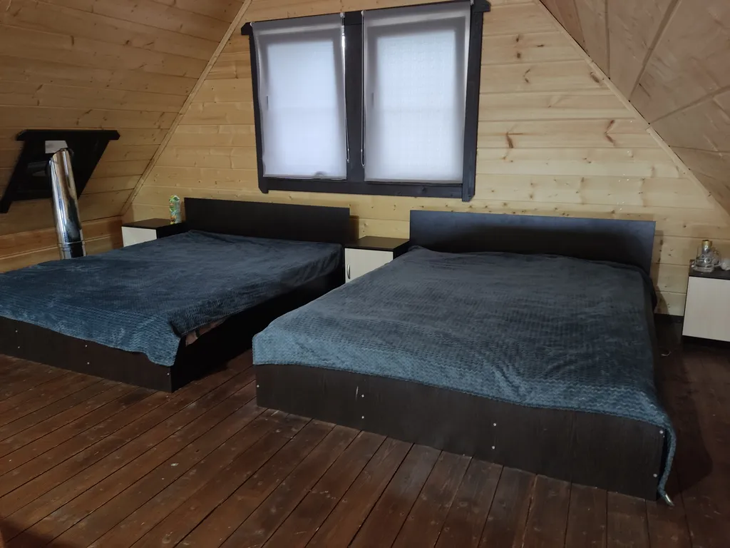 Сказочный плавучий домик в Ладожской шхере на воде