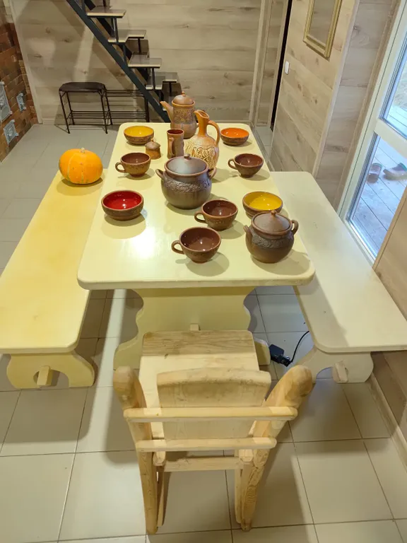 Дом с баней и пирсом на берегу пруда