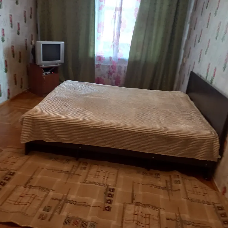 Чистая, уютная квартира в районе пице-хат на Комсомольце