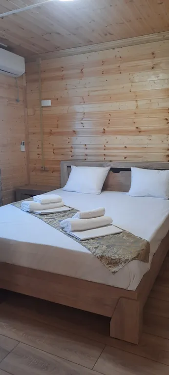 Коттедж Дом со своим отдельным двором — Кучугуры