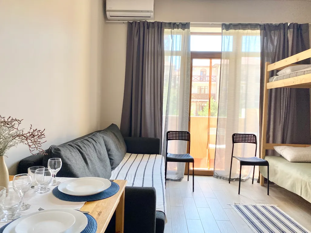 Квартира Студия с кухней бассейном у пляжа — аренда посуточно в Черноморское