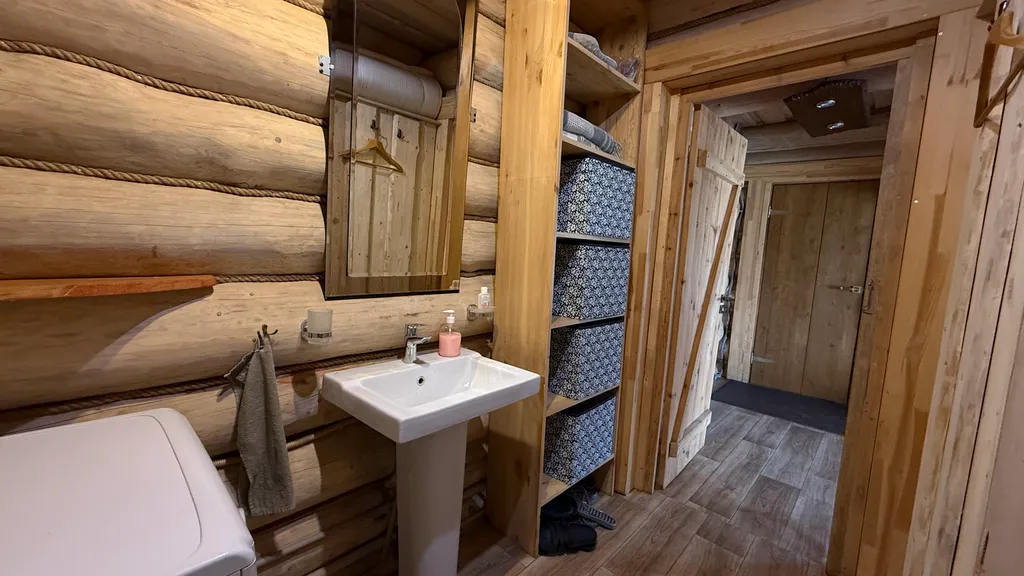 Домик у реки