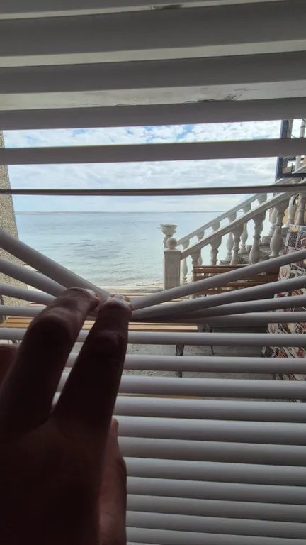 1-й этаж трехэтажного дома - первая линия