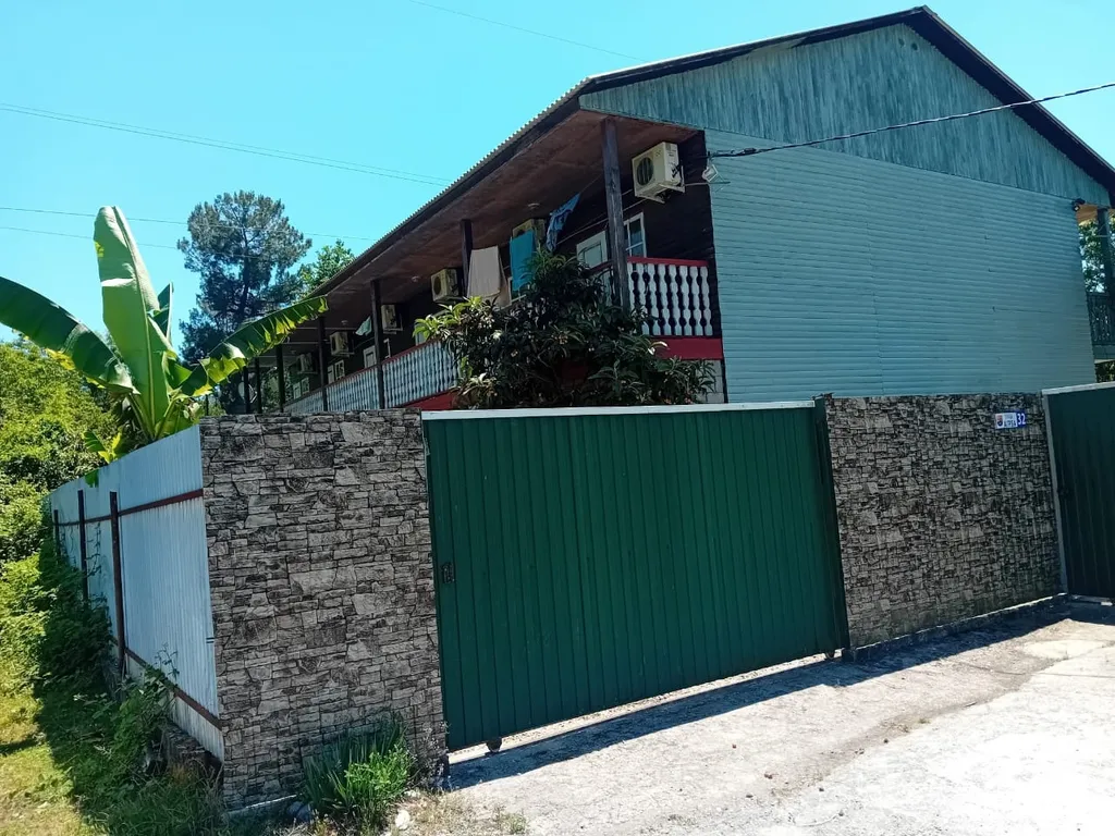 Трехместный номер с основными удобствами