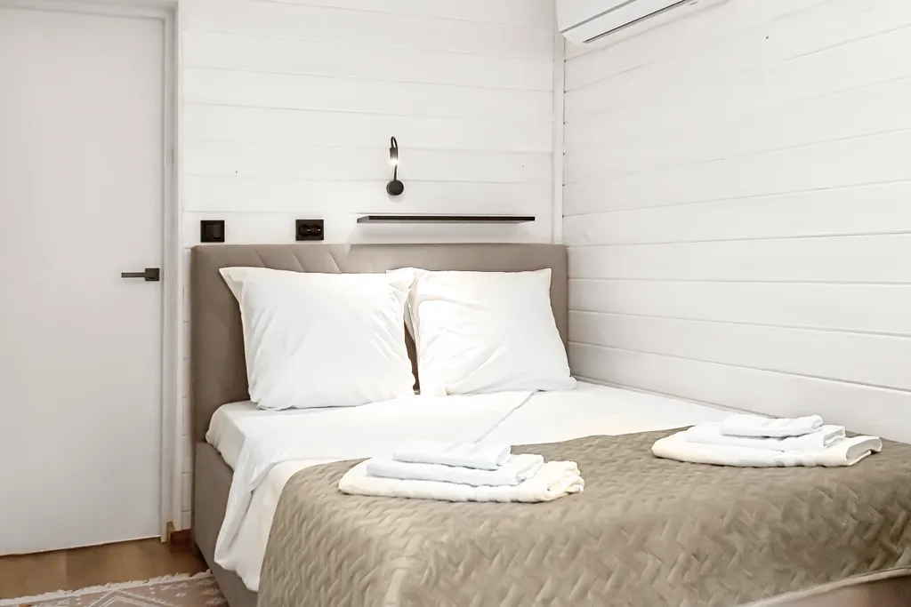 Небольшой домик с видом на Гуамское ущелье